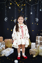 Load image into Gallery viewer, Red bloom