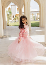 Load image into Gallery viewer, دراعة الورد الوردية ( جاهزة للتوصيل )