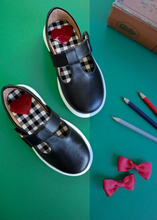 Load image into Gallery viewer, Black T Strap