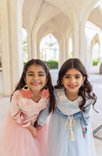 Load image into Gallery viewer, دراعة الورد الوردية ( جاهزة للتوصيل )