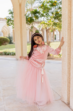 Load image into Gallery viewer, دراعة الورد الوردية ( جاهزة للتوصيل )