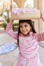 Load image into Gallery viewer, دراعة الورد الوردية ( جاهزة للتوصيل )