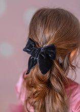 Load image into Gallery viewer, Big Velvet Bow
