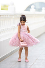 Load image into Gallery viewer, La Vie en Rose
