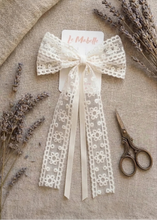 Load image into Gallery viewer, Ecru lace Long Bow

