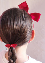 Load image into Gallery viewer, Headband &amp; Ponnys
